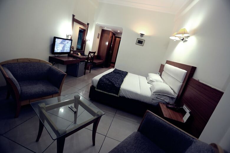Hotel Devi Grand