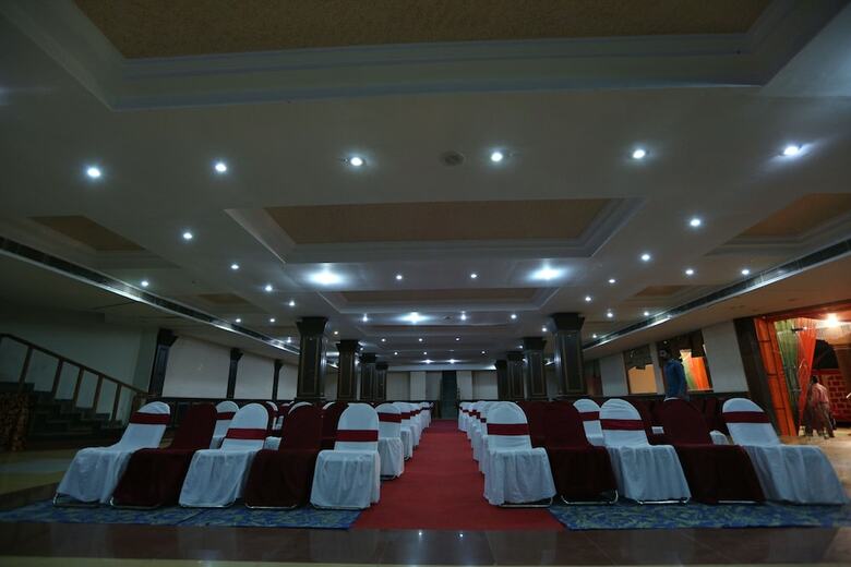 Hotel Devi Grand