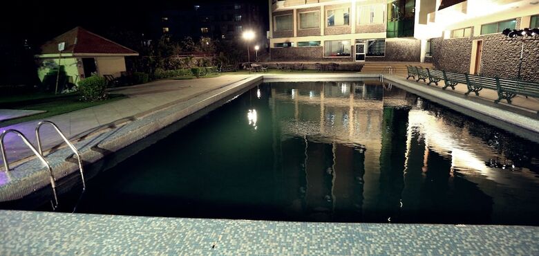 Hotel Devi Grand