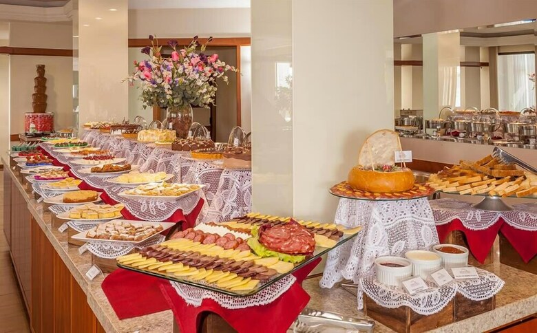 Monthez Hotel & Eventos