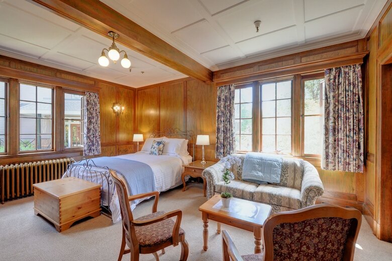 Bed & Breakfast The Latch Inn And Restaurant