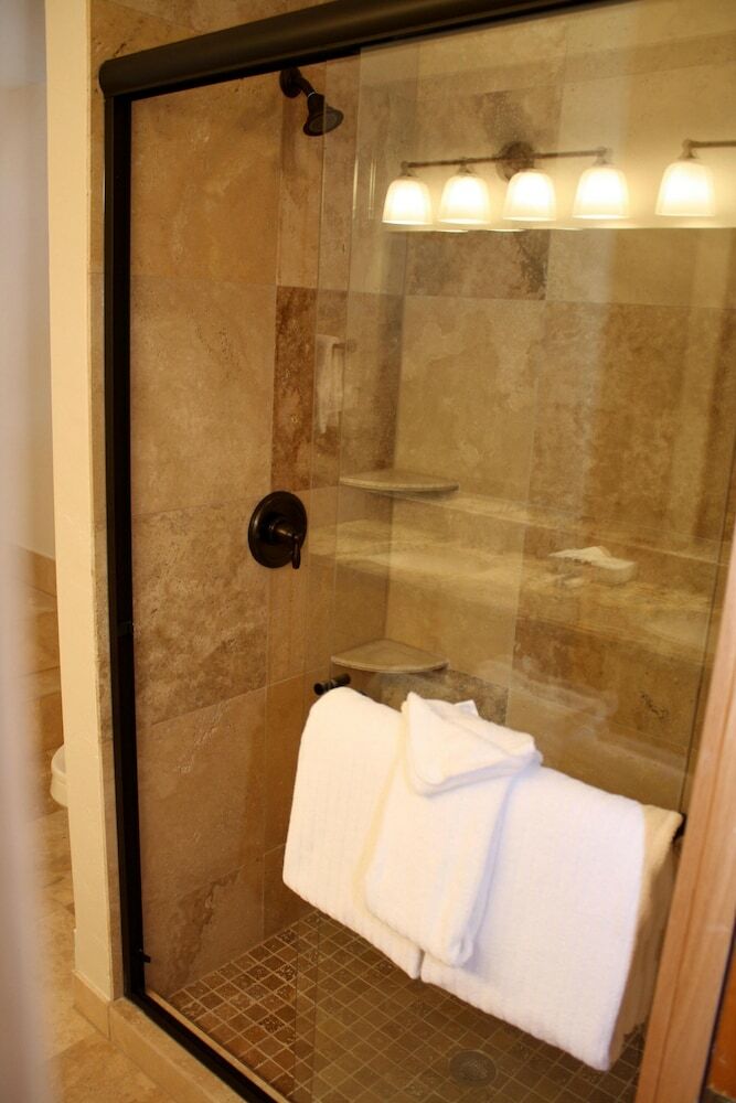 Woods Manor #302a By Peak Property Management