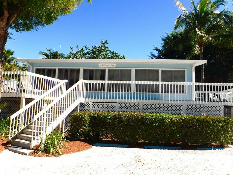 Hotel Waterside Inn On The Beach