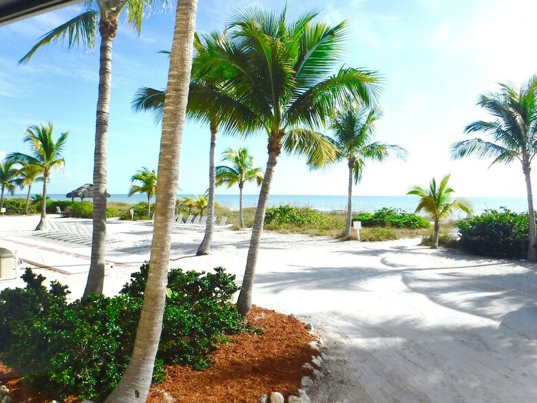 Hotel Waterside Inn On The Beach