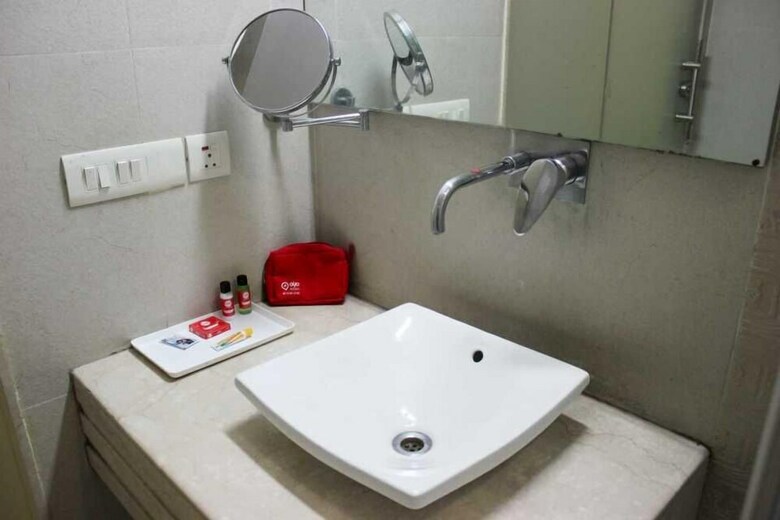 Oyo 557 Hotel Lavish Inn