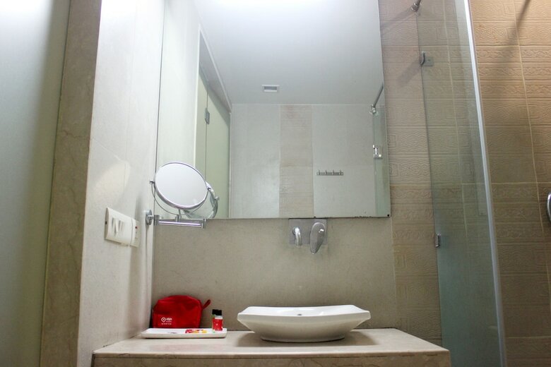 Oyo 557 Hotel Lavish Inn