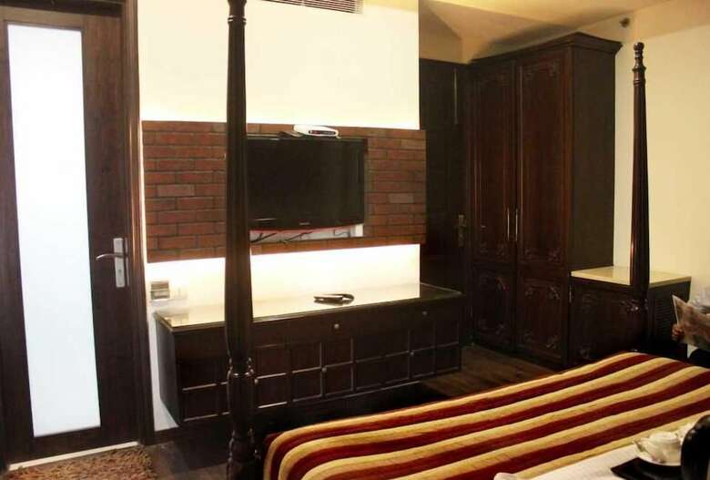 Oyo 557 Hotel Lavish Inn