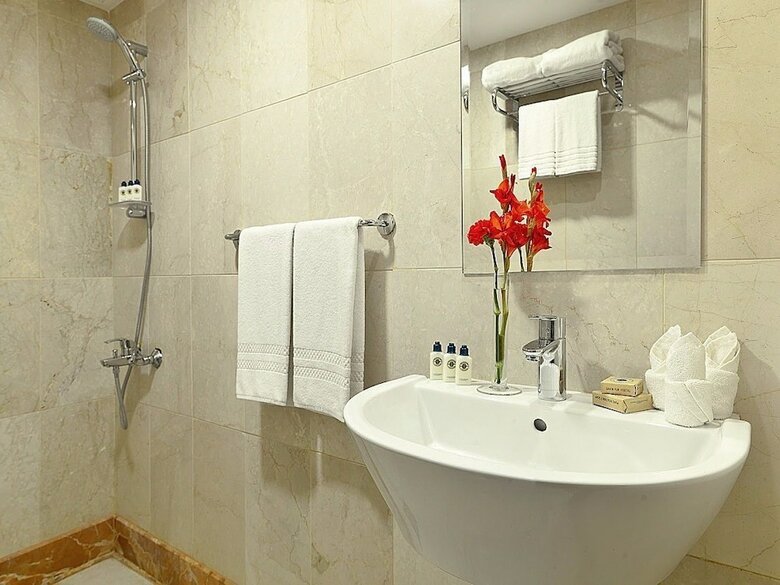 Al Thuria Grand Hotel
