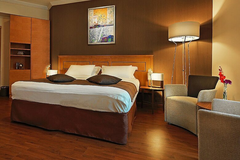 Al Thuria Grand Hotel
