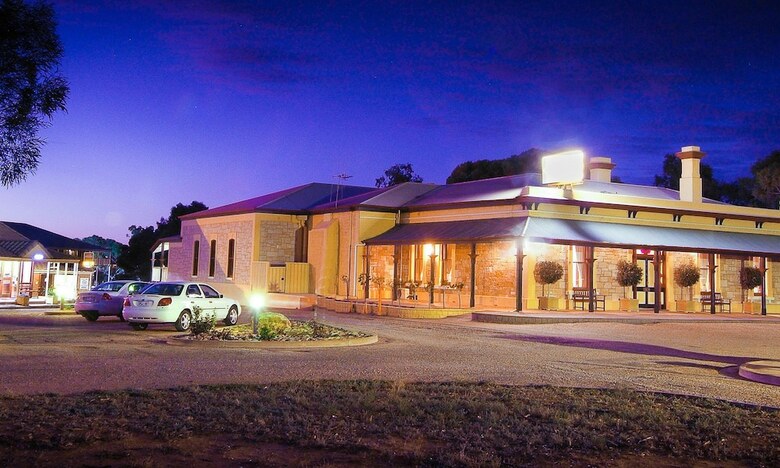 The Standpipe Golf Motor Inn