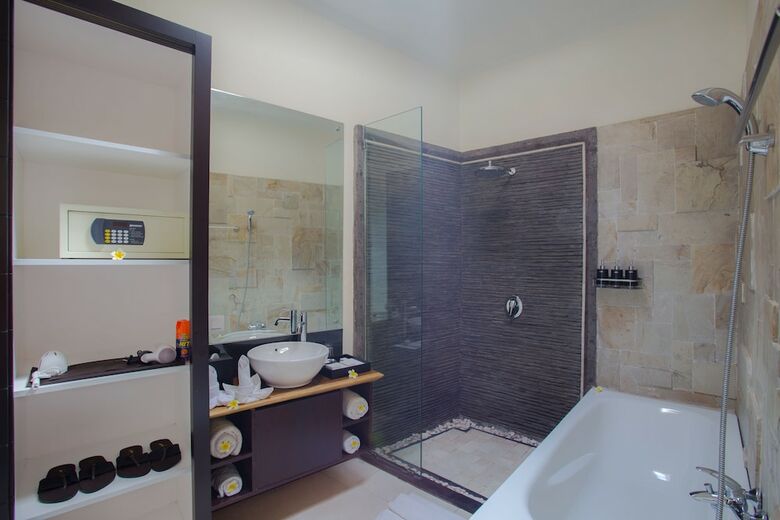 Kayu Suar Bali Luxury Villas And Spa