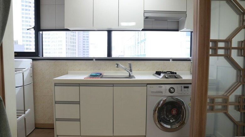 Hostal Grand Field Residence Hostel