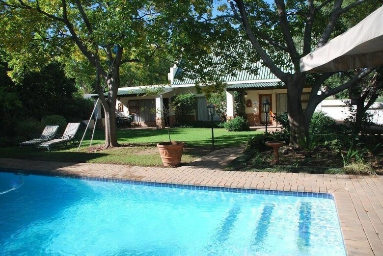 Hotel Sunninghill Guest Lodge