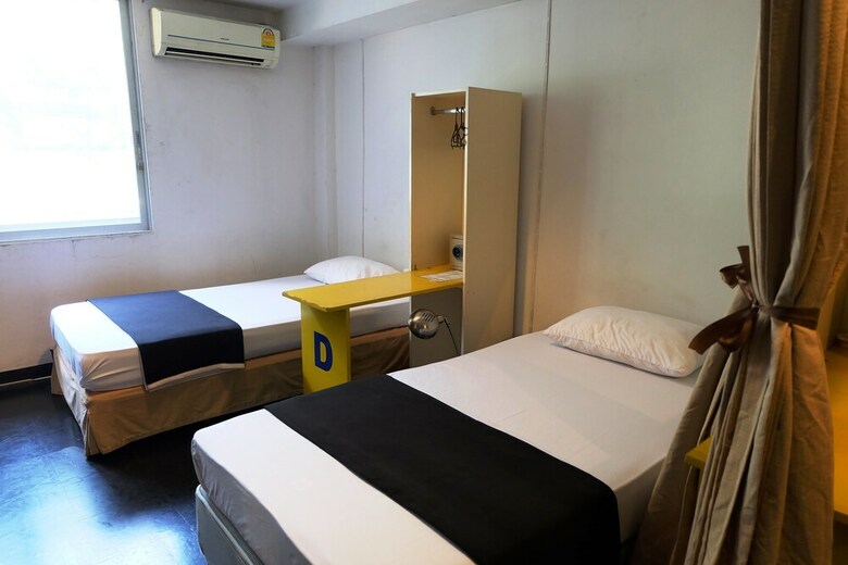 Hostal Take A Nap Hotel
