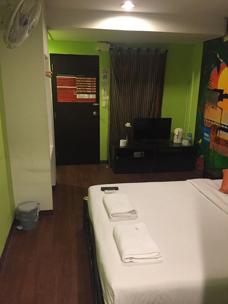 Hostal Take A Nap Hotel
