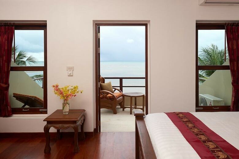 Hotel Sara Beachfront Boutique Resort