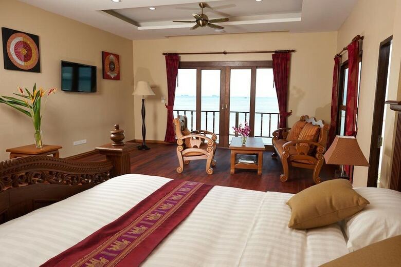 Hotel Sara Beachfront Boutique Resort