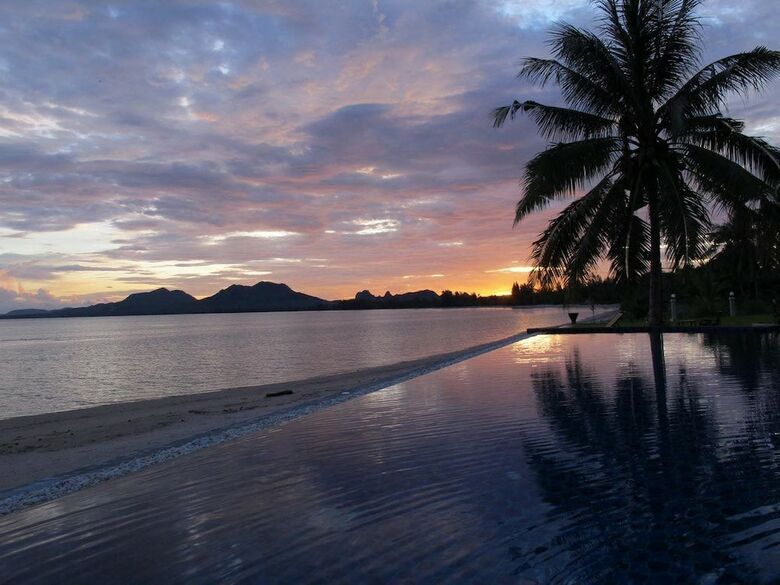 Hotel Sara Beachfront Boutique Resort