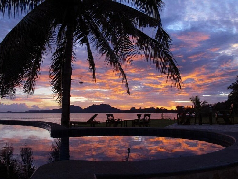 Hotel Sara Beachfront Boutique Resort