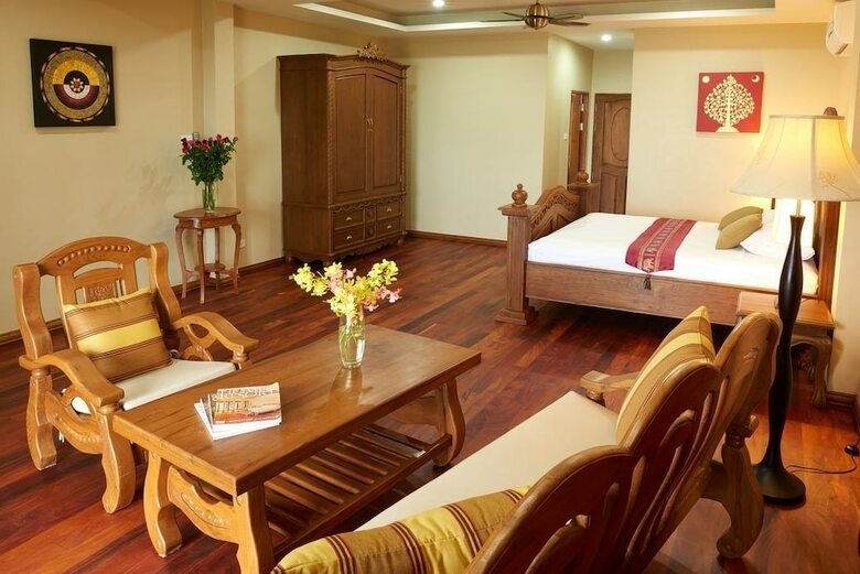 Hotel Sara Beachfront Boutique Resort