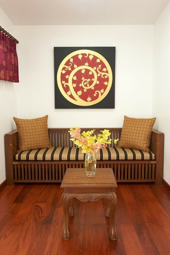 Hotel Sara Beachfront Boutique Resort