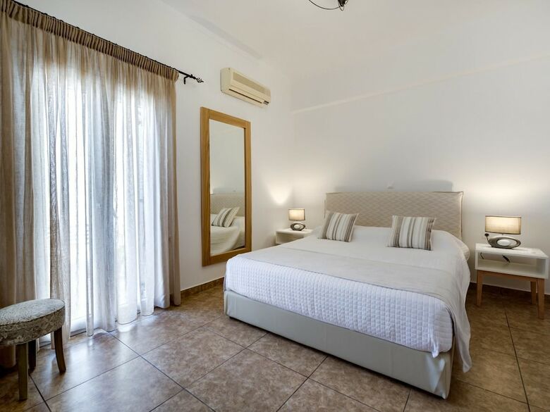 Hotel Damigos Caldera World