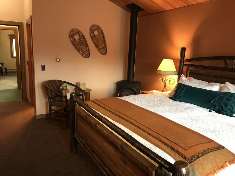 Good Medicine Lodge Bed & Breakfast