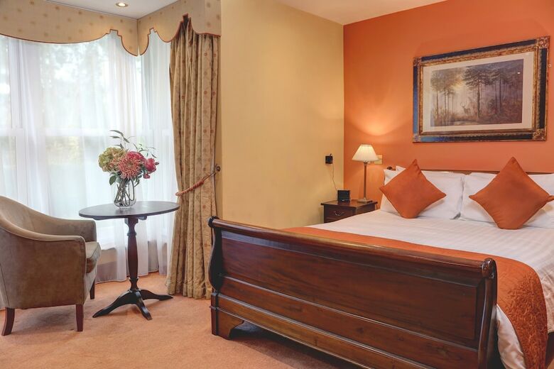Best Western Plus Old Tollgate Hotel