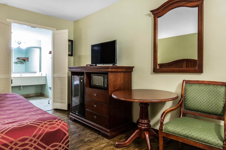 Hotel Econo Lodge At Thousand Hills