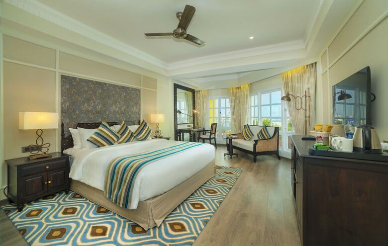 Fragrant Nature Kochi - "a Classified Five Star Hotel"