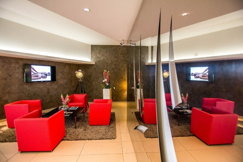 Royal Antibes - Luxury Hotel, Residence, Beach & Spa