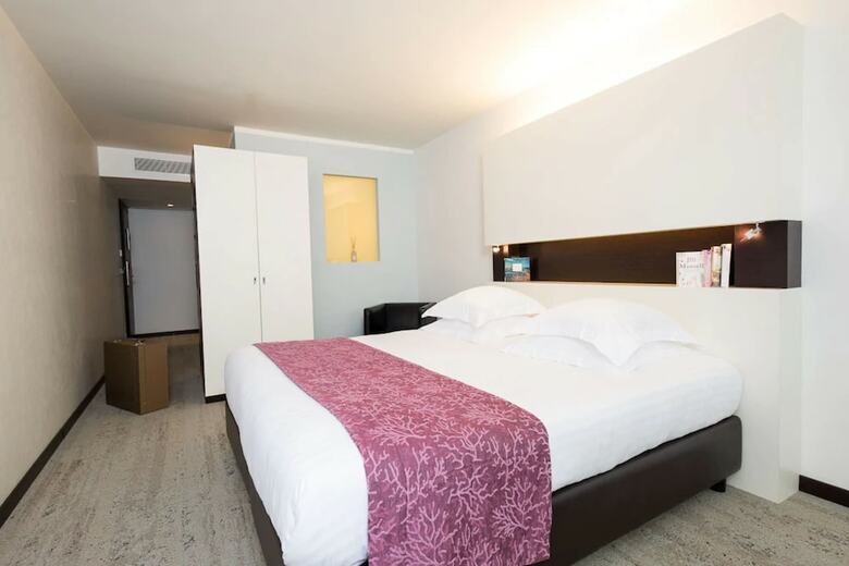 Royal Antibes - Luxury Hotel, Residence, Beach & Spa