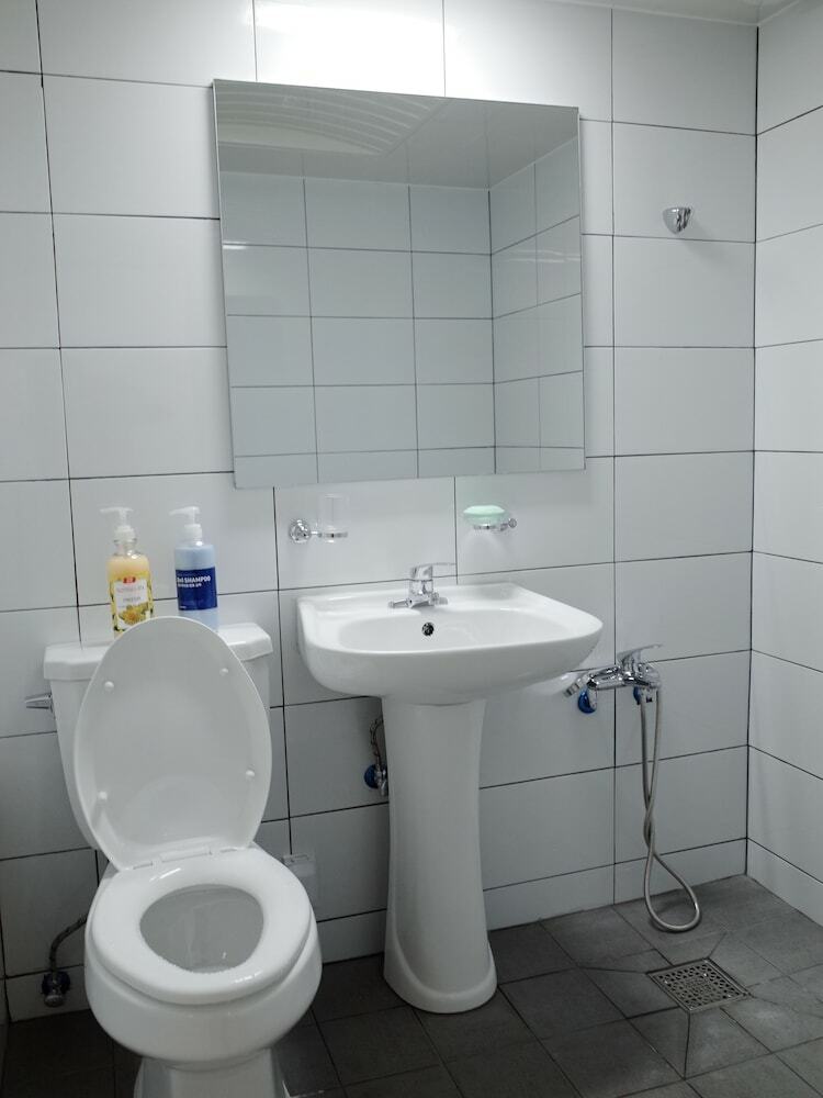 Hostal Muju In Guesthouse - Hostel