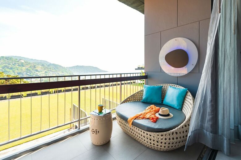 Hotel The Sea Galleri By Katathani