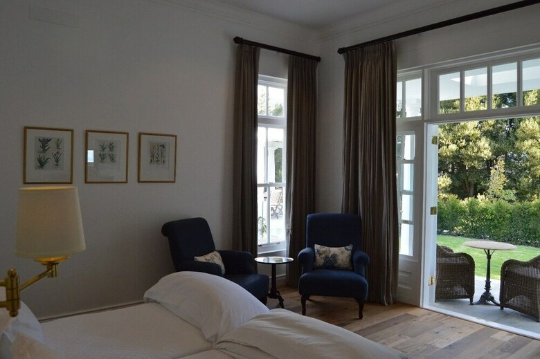 Villa Lily Pond House At Le Lude
