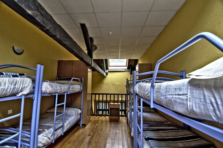 Hostal Albergue Juvenil de Bustiello