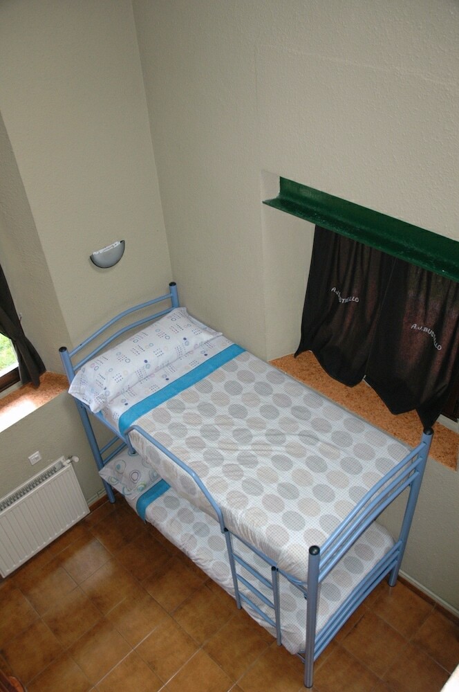Hostal Albergue Juvenil de Bustiello