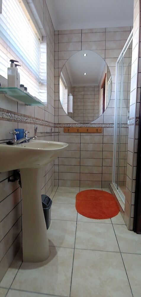 Bed & Breakfast White Shark Guest House