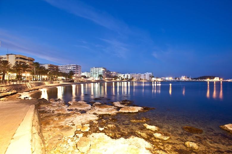Apartamentos Bah�a Santa Eulalia