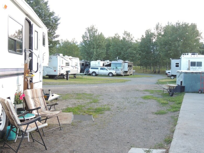 100 Mile Motel & Rv Park