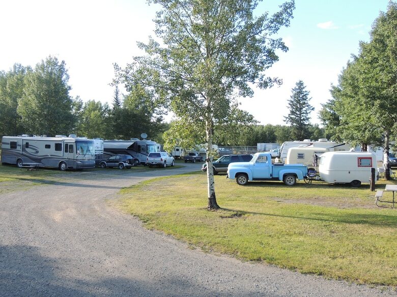 100 Mile Motel & Rv Park
