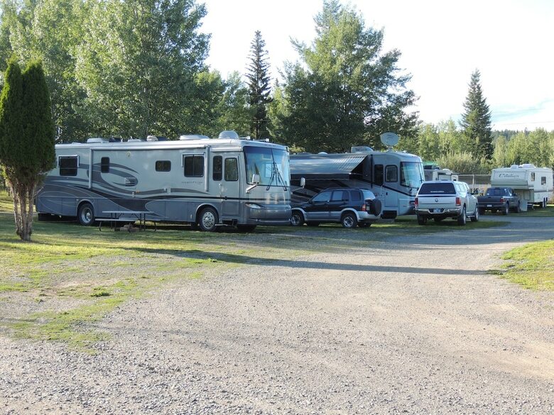 100 Mile Motel & Rv Park