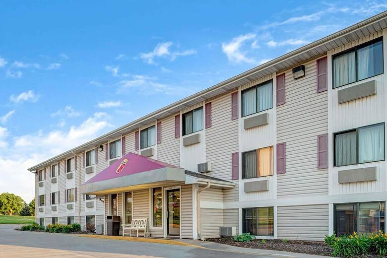 Motel Super 8 By Wyndham Omaha I-80 West