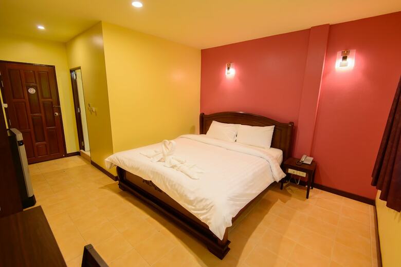Talay Sai Hotel @ Thung Wua Laen