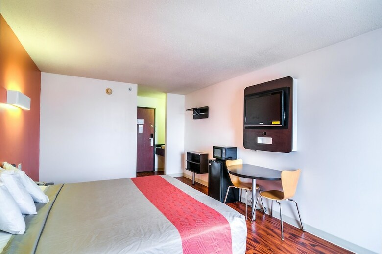Motel 6 Chicago South-lansing