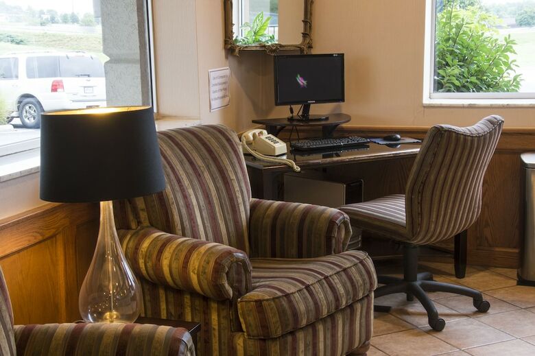 Hotel Lamplighter Inn & Suites - North