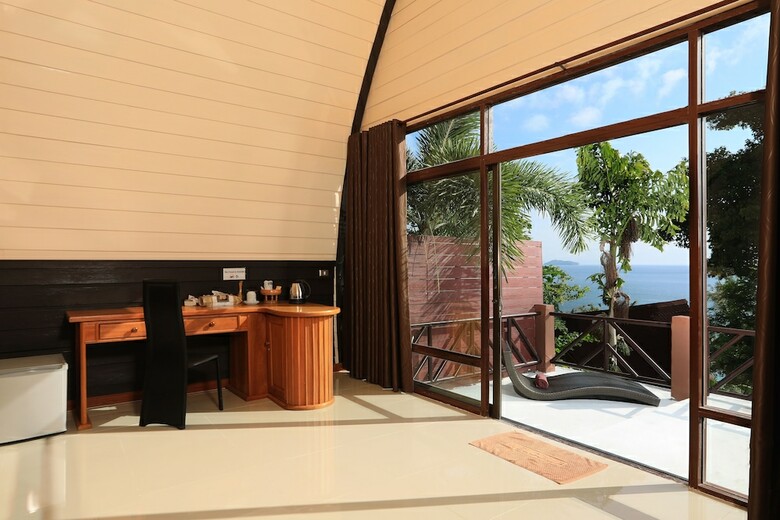 Hotel The Cove Phi Phi