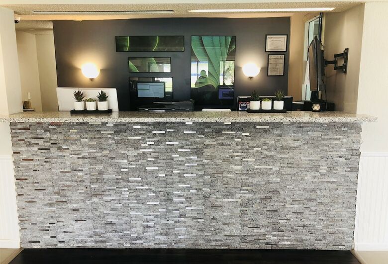 Hotel Golden Isles Inn & Suites
