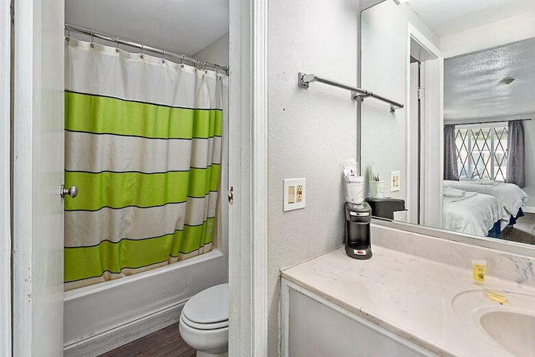 Hotel Golden Isles Inn & Suites
