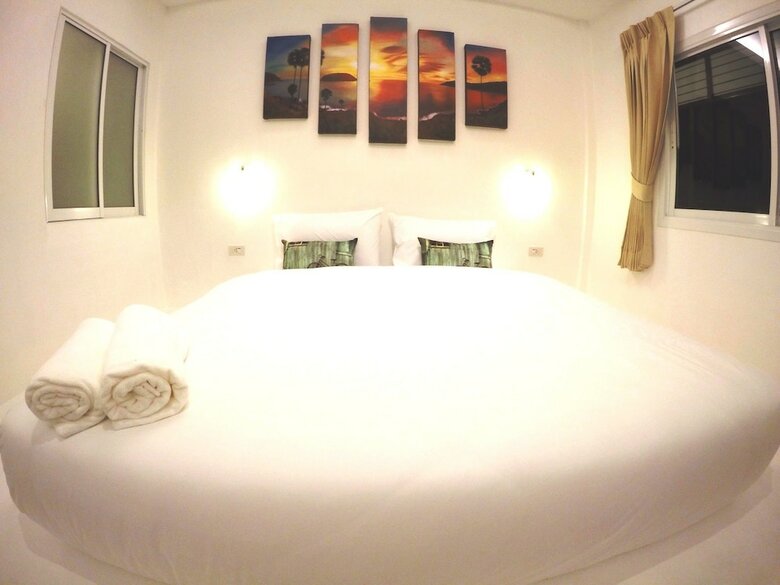 Hotel At We Patong Hostel